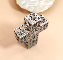 Φόρτωση εικόνας στο εργαλείο προβολής Συλλογής, ΑΣΗΜΕΝΙΟΣ 925⁰ ΣΤΑΥΡΟΣ ΠΡΩΤΟΤΥΠΟΣ ΔΙΑΤΡΗΤΟΣ ΜΕ ΣΧΕΔΙΟ ΜΙΚΡΕΣ ΚΑΡΔΟΥΛΕΣ ΚΑΙ ΛΕΥΚΑ ΖΙΡΓΚΟΝΑΚΙΑ