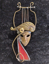 Φόρτωση εικόνας στο εργαλείο προβολής Συλλογής, ΚΑΡΦΙΤΣΑ ΧΕΙΡΟΠΟΙΗΤΗ ΜΠΡΟΥΤΖΙΝΗ ΜΟΥΣΙΚΟ ΟΡΓΑΝΟ ΛΥΡΑ, ΜΕ ΜΙΑ ΜΑΣΚΑ ΤΥΠΟΥ COMEDIA DEL ARTE ΚΟΚΚΙΝΟΣ ΥΑΛΟΣ ΒΙΤΡΩ