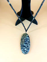 Load image into Gallery viewer, NECKLACE SEMI-PRECIOUS OVAL STONE JASPER &quot;ANIMAL PRINT&quot; DESIGN AND SMALL COCONUT BEADS IN NECKLACE 60 CM.
