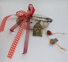 Load image into Gallery viewer, GOOD LUCK CHARM BRONZE BROACH AND LITTLE HOUSE

