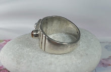 Load image into Gallery viewer, SILVER RING ANTIQUE , ANCIENT GREEK DESIGN &quot;RHOMBUS&quot; WITH EYE OF THE TIGER

