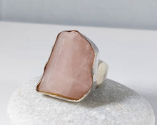 Load image into Gallery viewer, SILVER RING, 1 LARGE TRIANGLE-SHAPED GENUINE PINK QUARZ
