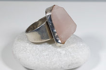 Load image into Gallery viewer, SILVER RING, 1 LARGE TRIANGLE-SHAPED GENUINE PINK QUARZ
