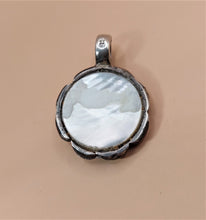 Load image into Gallery viewer, MEDALLION, HANDMADE, SILVER LUCKY CLOVER, ANAGLYPH GOLDEN SUN AT THE CENTRE SILVER 925⁰+GOLD 14K
